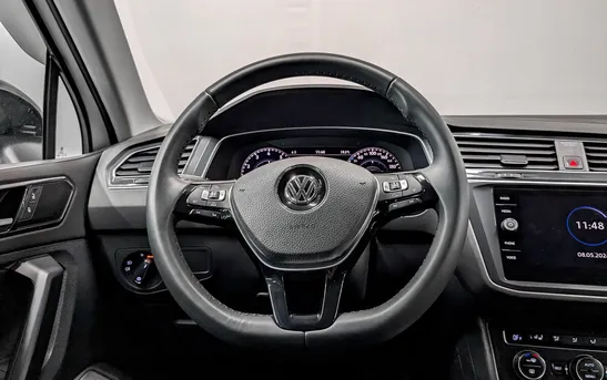 Volkswagen Tiguan 2.00 робот, фото №1