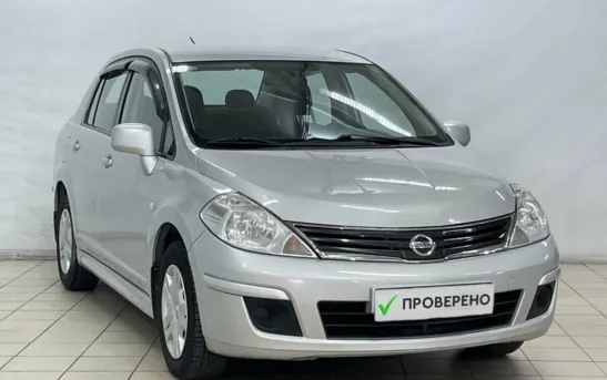 Nissan Tiida 1.60 механика, фото №1